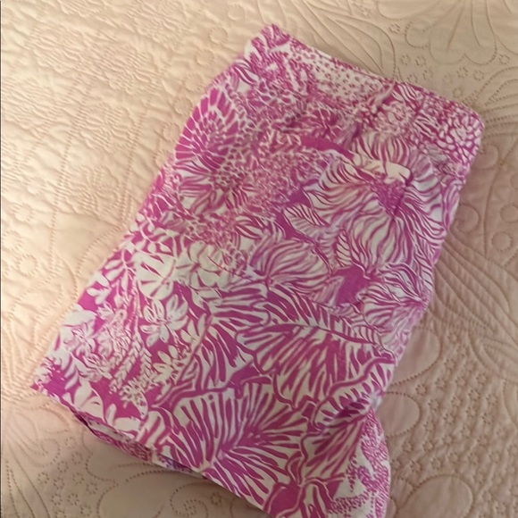 Lilly Pulitzer High Waist Pink and White Shorts - Picture 3 of 3
